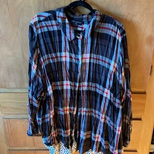 Relaxed Button-Front Plaid Boyfriend Shirt